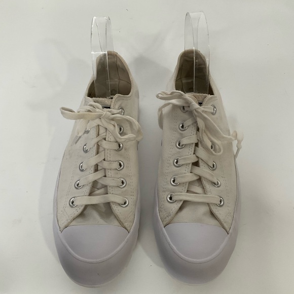 Converse Women’s White Chuck Taylor All Star Lugged Low Triple Sneakers Size 10. - Picture 5 of 11